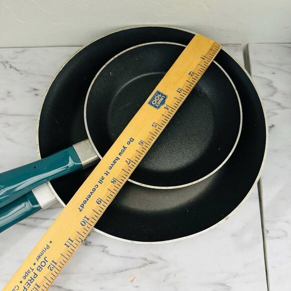 T-fal Blue Non Stick Pots And Pans Bundle Of 4 (4 Pans 2 Lids) - Picture 3 of 10